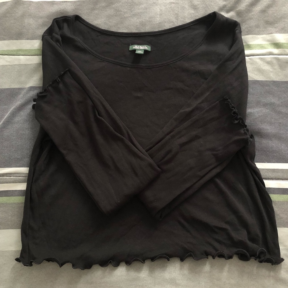 Long sleeve black crop top